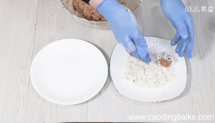 猪肉糯米丸子 猪肉糯米丸子的做法