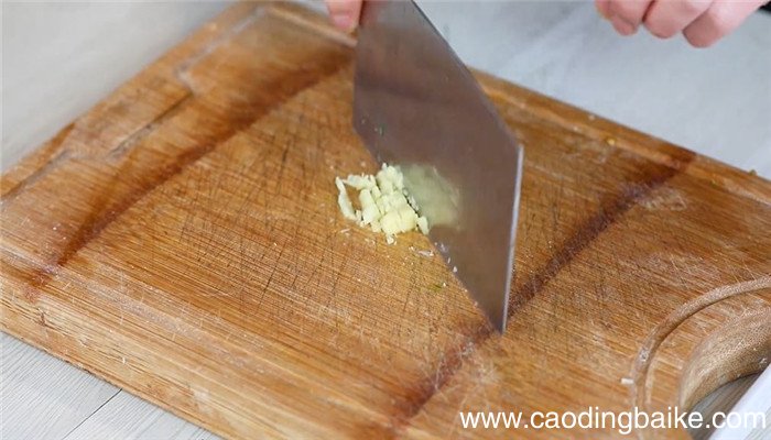 西红柿炒油菜怎么做 西红柿炒油菜的做法