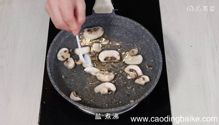 豌豆尖蘑菇豆腐汤怎么做 豌豆尖蘑菇豆腐汤的做法