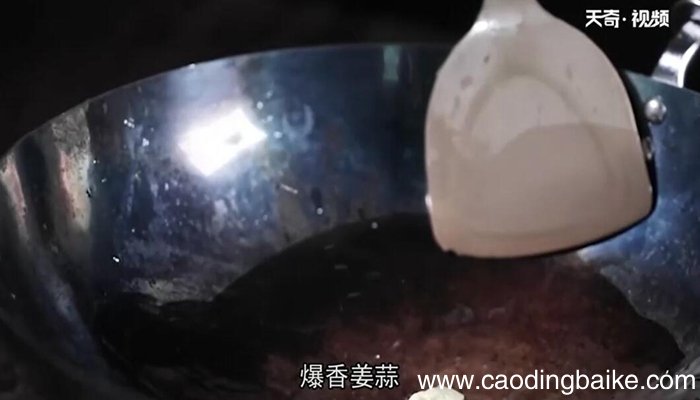 豌豆木耳炒鱼块的做法 豌豆木耳炒鱼块怎么做