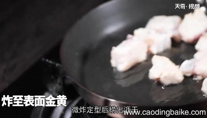 豌豆木耳炒鱼块的做法 豌豆木耳炒鱼块怎么做