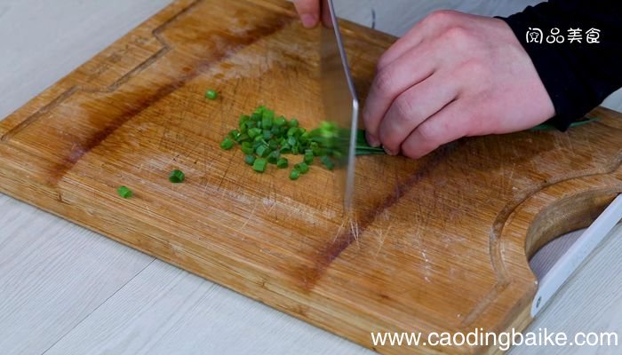手撕鸡腿肉凉拌的做法手撕鸡腿肉凉拌怎么做