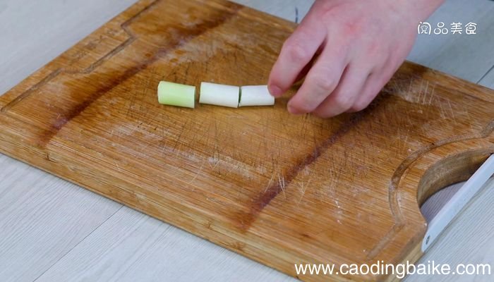 手撕鸡腿肉凉拌的做法手撕鸡腿肉凉拌怎么做