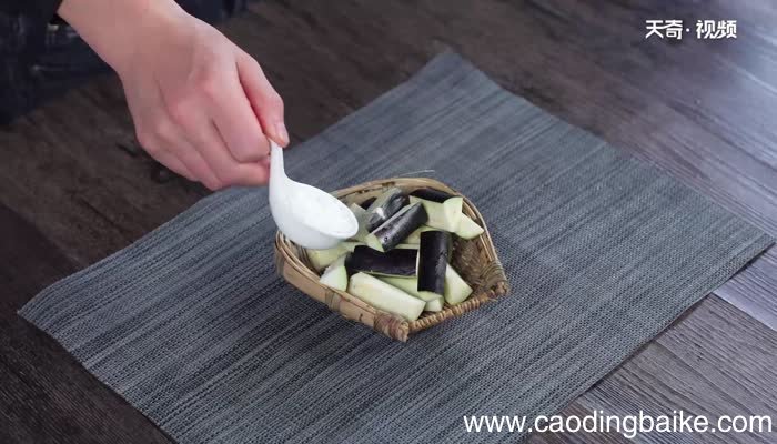 咸鱼茄子煲的做法 咸鱼茄子煲怎么做