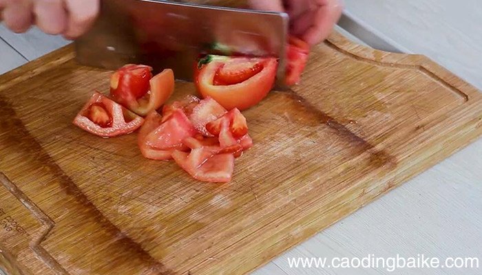番茄白玉菇炖豆腐的做法 番茄白玉菇炖豆腐怎么做