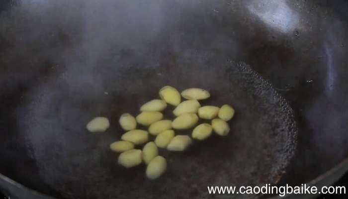 白果炒鸡丁的做法 白果炒鸡丁怎么做