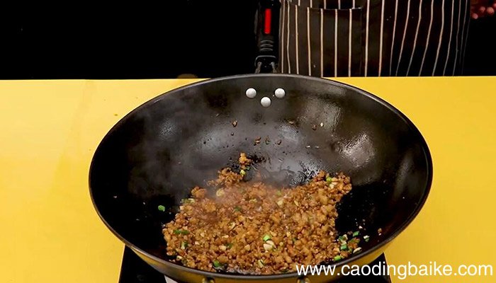 炒熟肉馅包饺子的做法 如何做炒熟肉馅包饺子