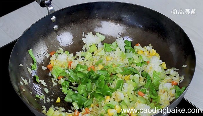 咖喱什锦炒饭如何做 咖喱什锦炒饭怎么做