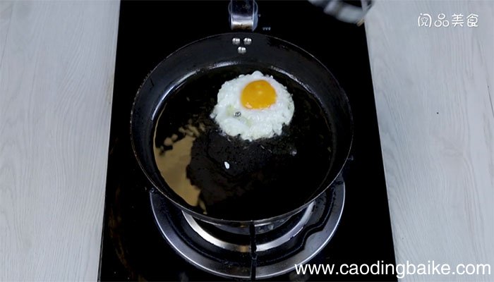炸鸡蛋的做法 鸡蛋怎么炸圆一点