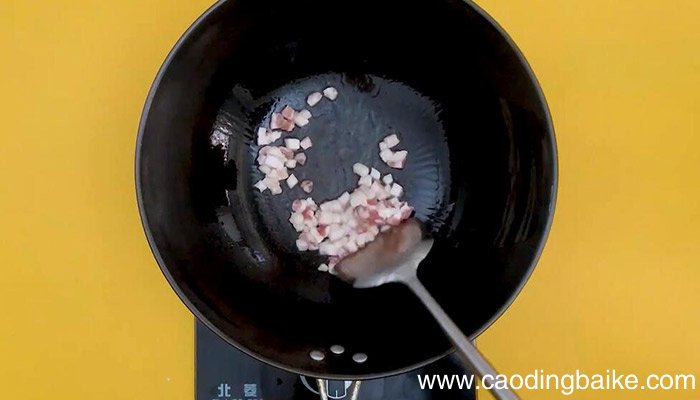 豆角五花肉焖饭步骤 豆角五花肉焖饭在怎么做