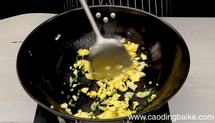 番茄虾米炒蛋如何做 番茄虾米炒蛋的做法