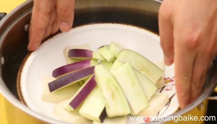 茄子蒸豆腐怎么做茄子蒸豆腐的做法