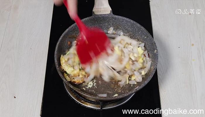怎样炒香菇鸡蛋米粉 炒香菇鸡蛋米粉