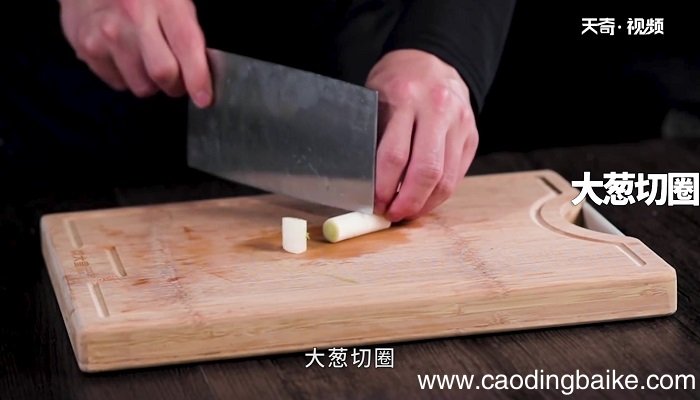 手抓羊排的做法 手抓羊排怎么做