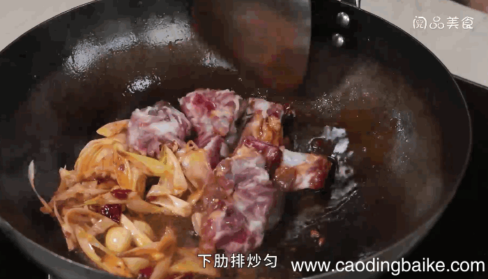 肋排烧土豆的做法，肋排烧土豆，肋排烧土豆怎么做