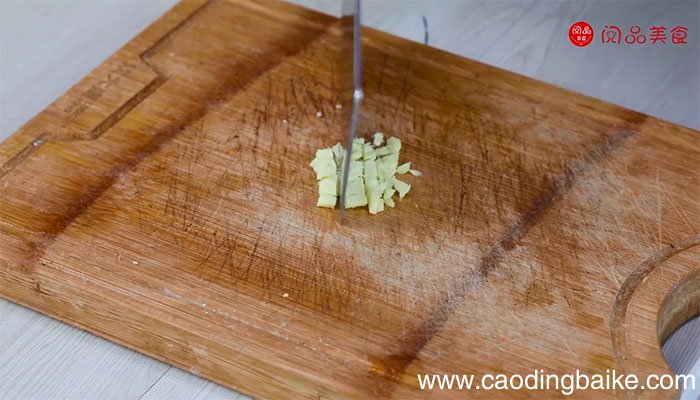 西兰花炒核桃仁怎么炒 西兰花炒核桃仁怎么做