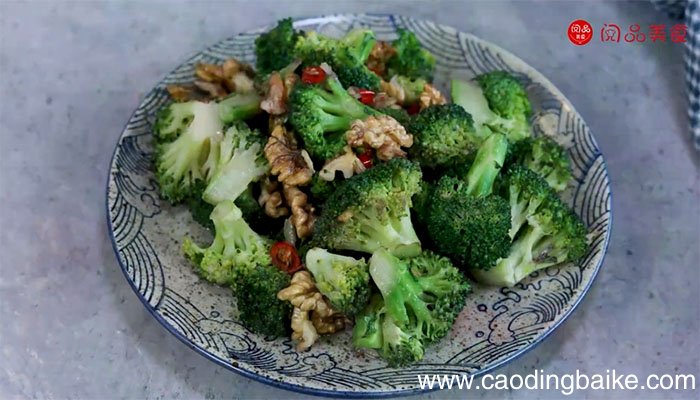西兰花炒核桃仁怎么炒 西兰花炒核桃仁怎么做