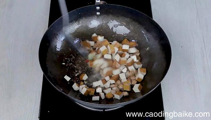 豆干炒肉丁的做法 豆干炒肉丁怎么做