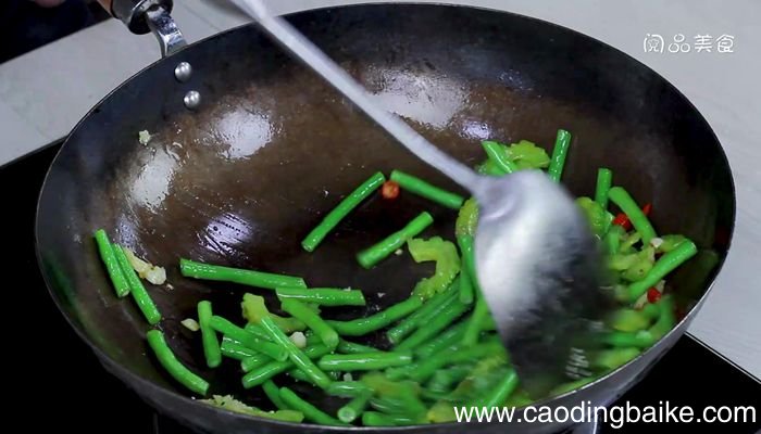 豆角苦瓜怎么炒豆角苦瓜的做法