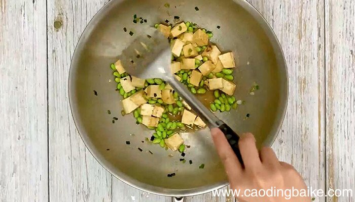 豆腐炒毛豆做法 豆腐炒毛豆怎么做