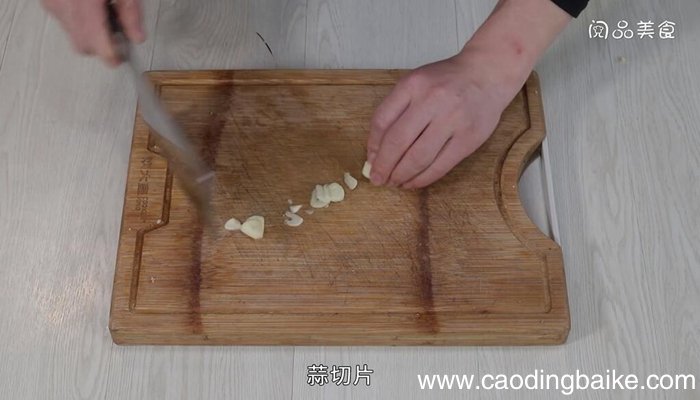 鸡肉炒茭白的做法 鸡肉炒茭白怎么做