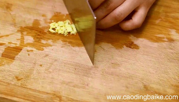 豆角蒸面条三不粘的做法 豆角蒸面条三不沾怎么做