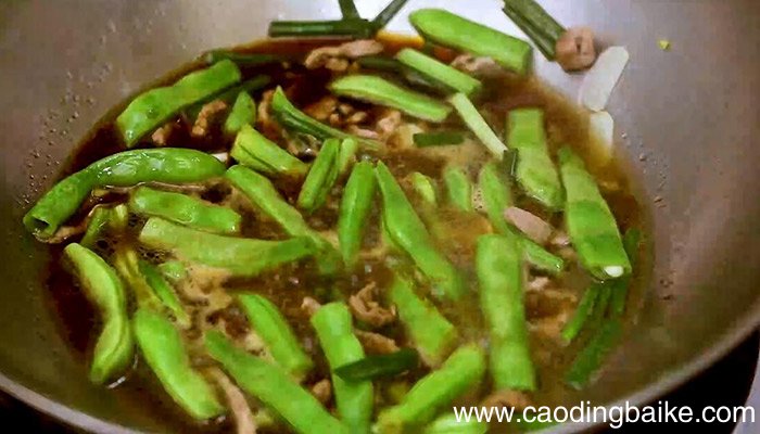 豆角蒸面条三不粘的做法 豆角蒸面条三不沾怎么做