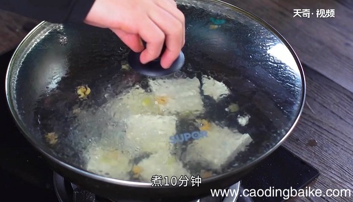 蟹味菇汤豆腐怎么做 蟹味菇汤豆腐咋做