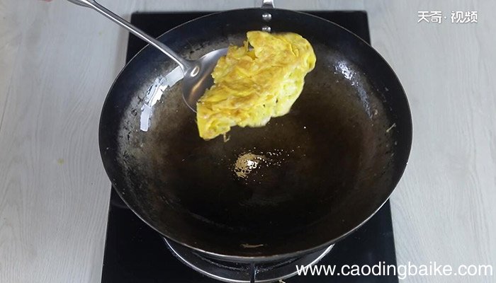 青椒鸡蛋嫩牛肉丝的做法 青椒鸡蛋嫩牛肉丝怎么做