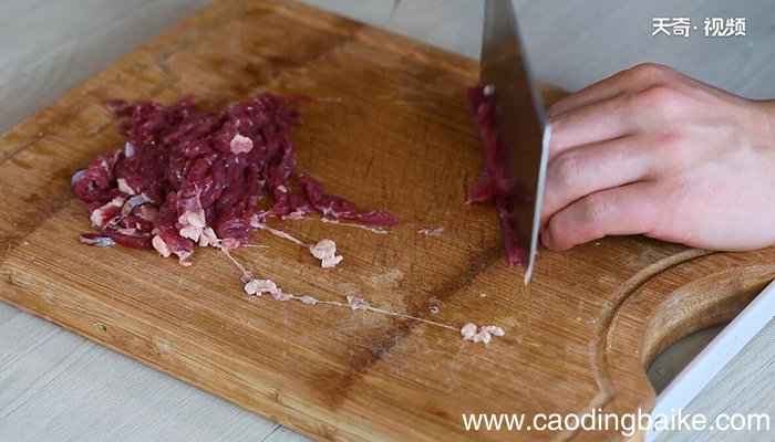 青椒鸡蛋嫩牛肉丝的做法 青椒鸡蛋嫩牛肉丝怎么做