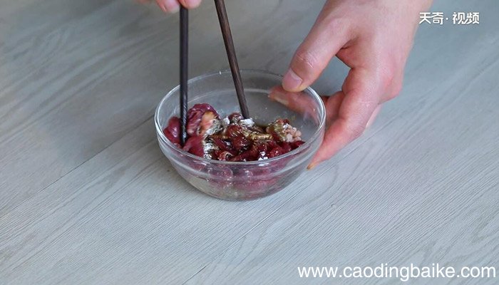青椒鸡蛋嫩牛肉丝的做法 青椒鸡蛋嫩牛肉丝怎么做