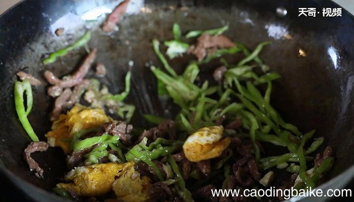 青椒鸡蛋嫩牛肉丝的做法 青椒鸡蛋嫩牛肉丝怎么做