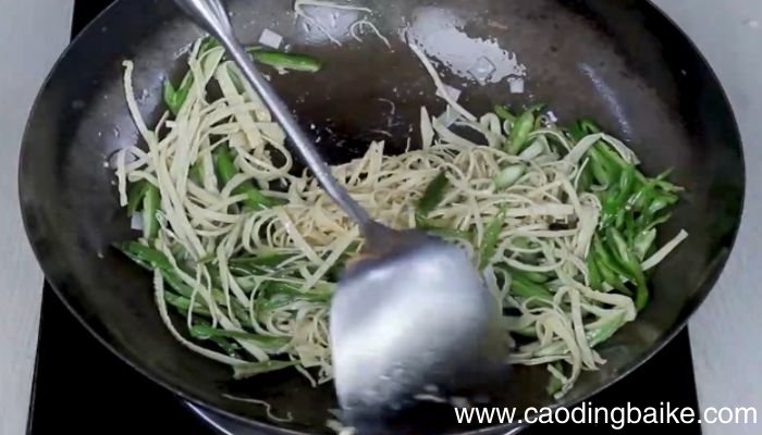 尖椒炒豆皮怎么做尖椒炒豆皮的做法