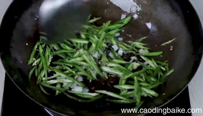 尖椒炒豆皮怎么做尖椒炒豆皮的做法
