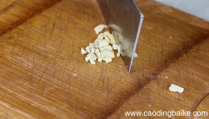 干香菇炒青菜怎么做 干香菇炒青菜的做法