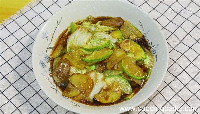 白菜土豆西葫芦的做法 白菜土豆西葫芦怎么做