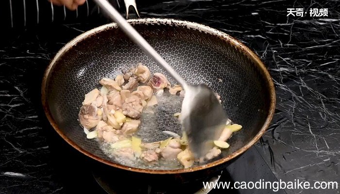 口蘑炖鸡的做法 如何做口蘑炖鸡