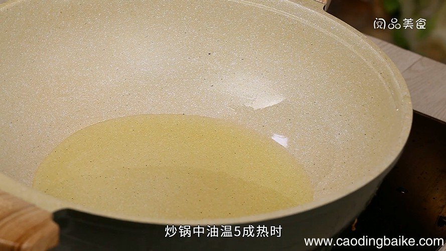 香肠爆炒蘑菇的做法 香肠爆炒蘑菇怎么做