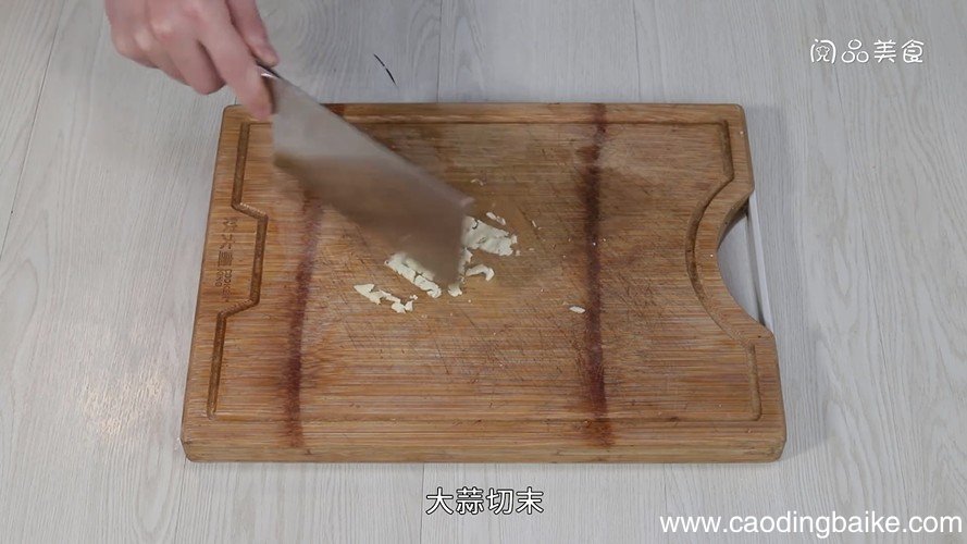 香肠爆炒蘑菇的做法 香肠爆炒蘑菇怎么做