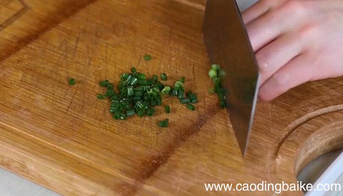 海带丝番茄炒蛋怎么做好吃 海带丝番茄炒蛋的做法