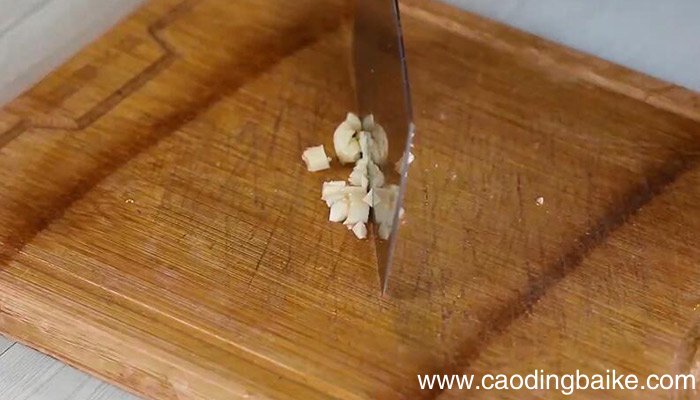 海带丝番茄炒蛋怎么做好吃 海带丝番茄炒蛋的做法