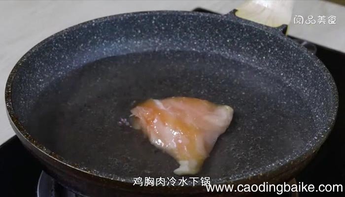 手撕鸡肉拌饭的做法 手撕鸡肉拌饭