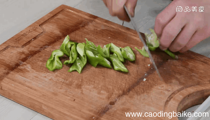青椒油豆腐的做法，青椒油豆腐怎么做