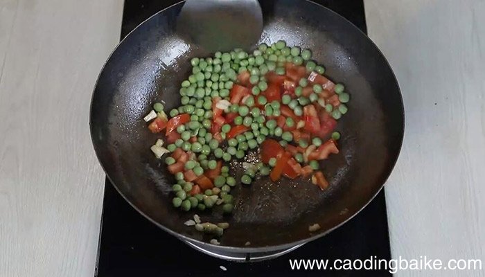 番茄焖青豆正宗做法 番茄焖青豆怎么做