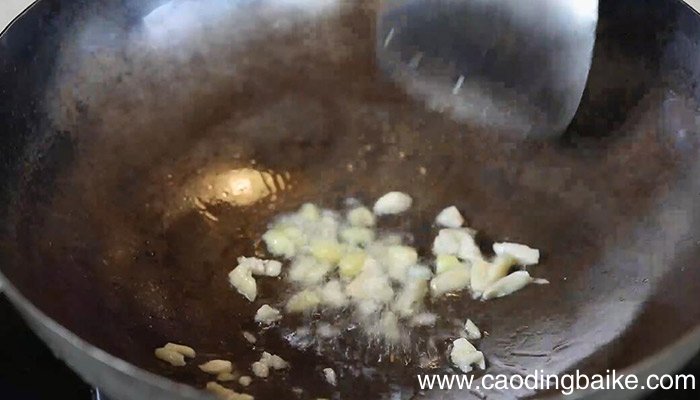 番茄焖青豆正宗做法 番茄焖青豆怎么做