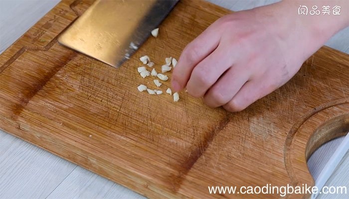 杏鲍菇炒肉丁的做法 杏鲍菇炒肉丁怎么做
