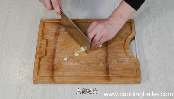 牛肉炒芦蒿怎么做 牛肉炒芦蒿的做法