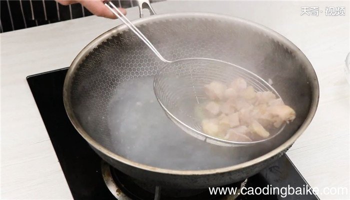 酱焖牛腩的做法 酱焖牛腩怎么做