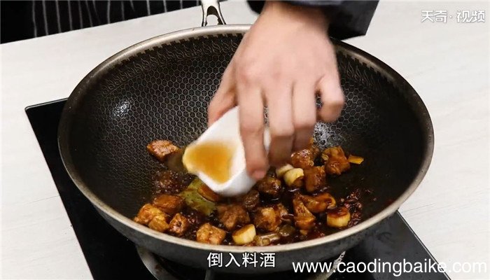 酱焖牛腩的做法 酱焖牛腩怎么做