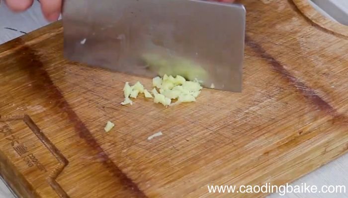 蛤蜊炖土豆家常做法 蛤蜊炖土豆怎么做